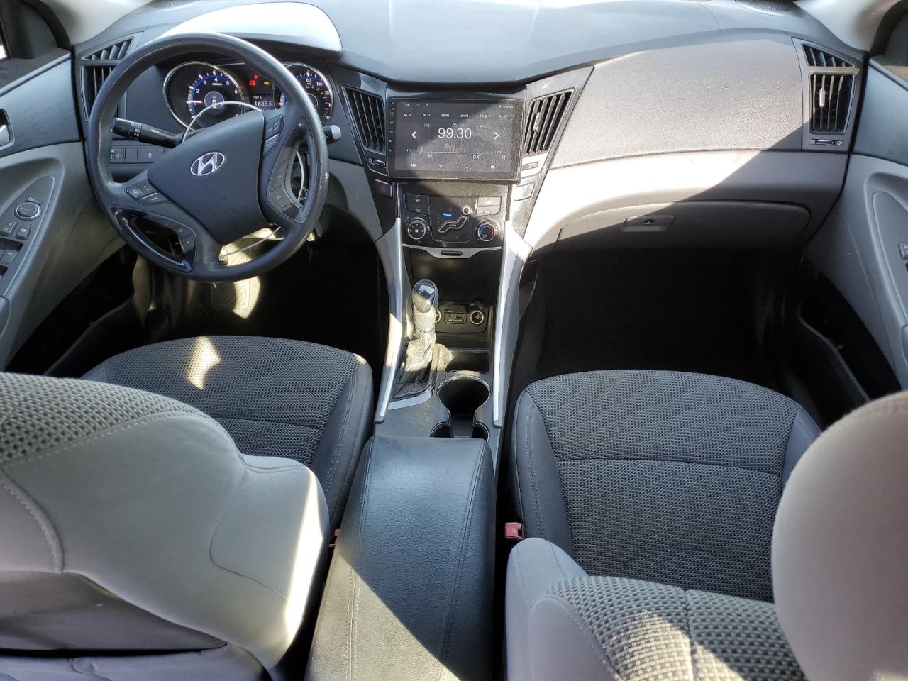2011 Hyundai Sonata - Image 8