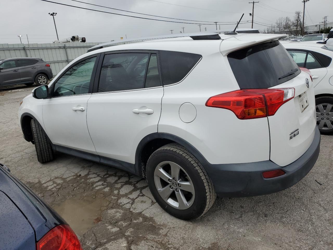 2015 Toyota RAV 4 - Image 2