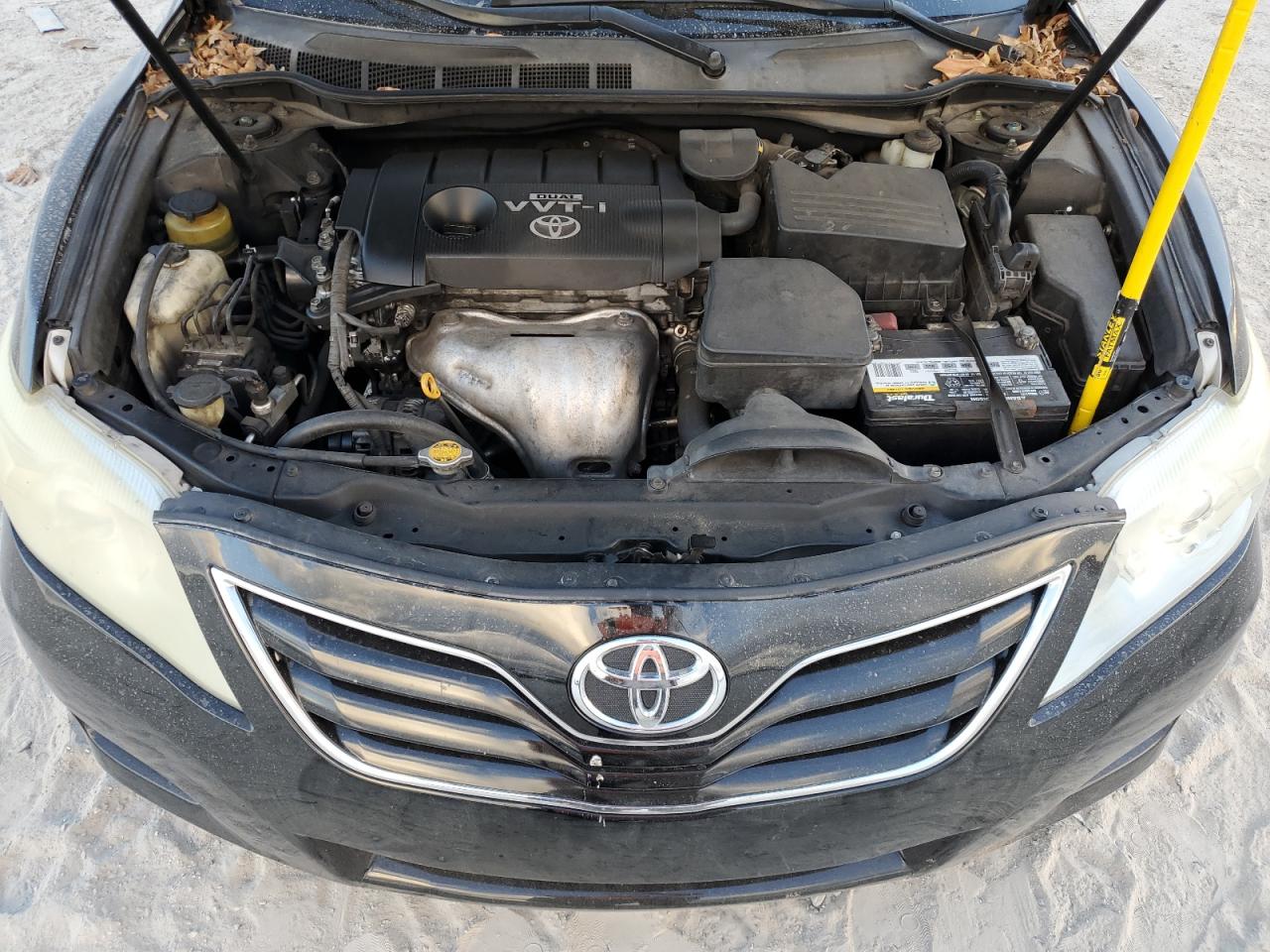 2010 Toyota Camry - Image 11