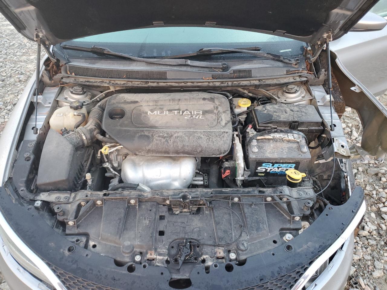 2015 Chrysler 200 - Image 11
