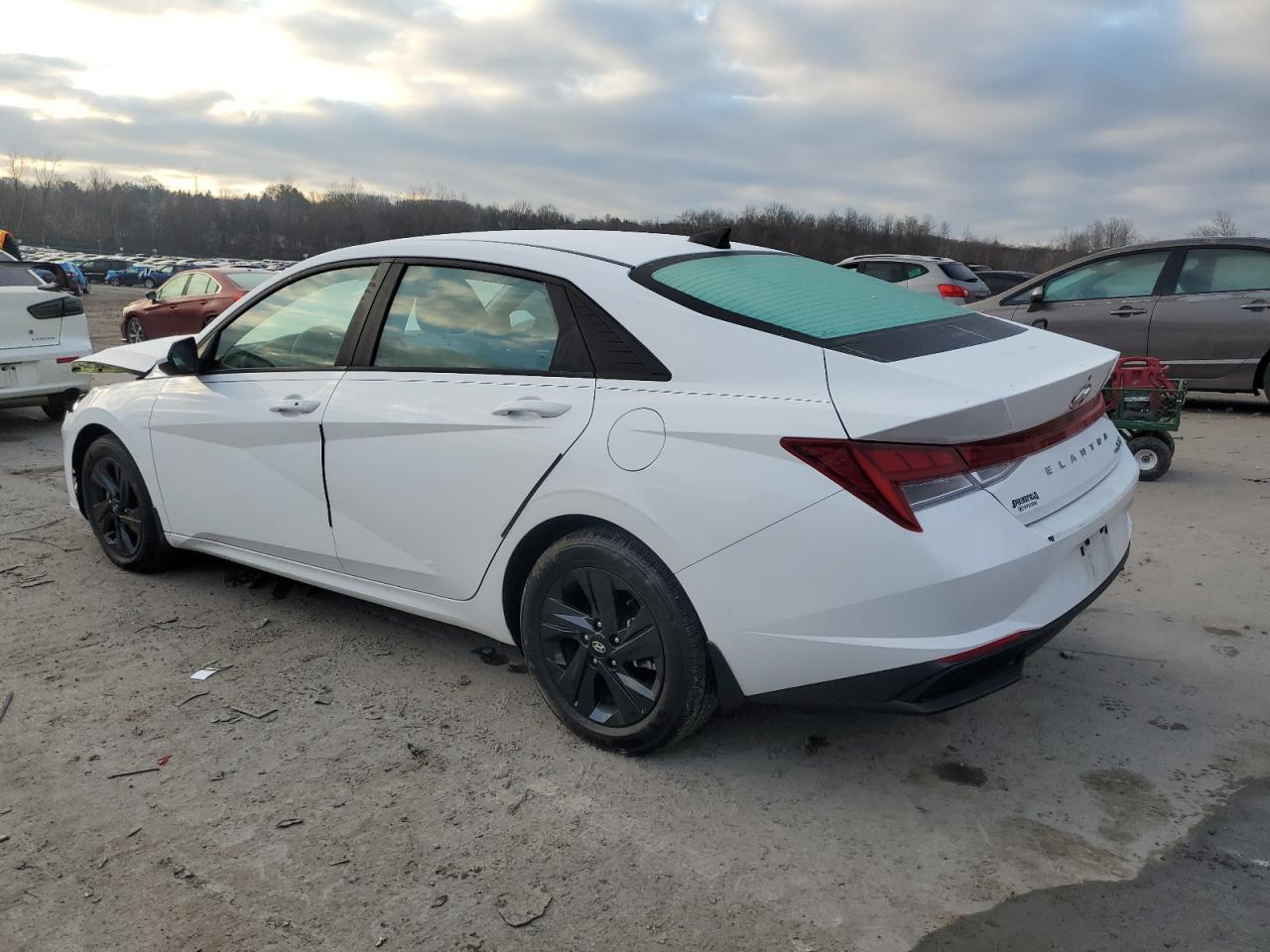 2023 Hyundai Elantra - Image 2