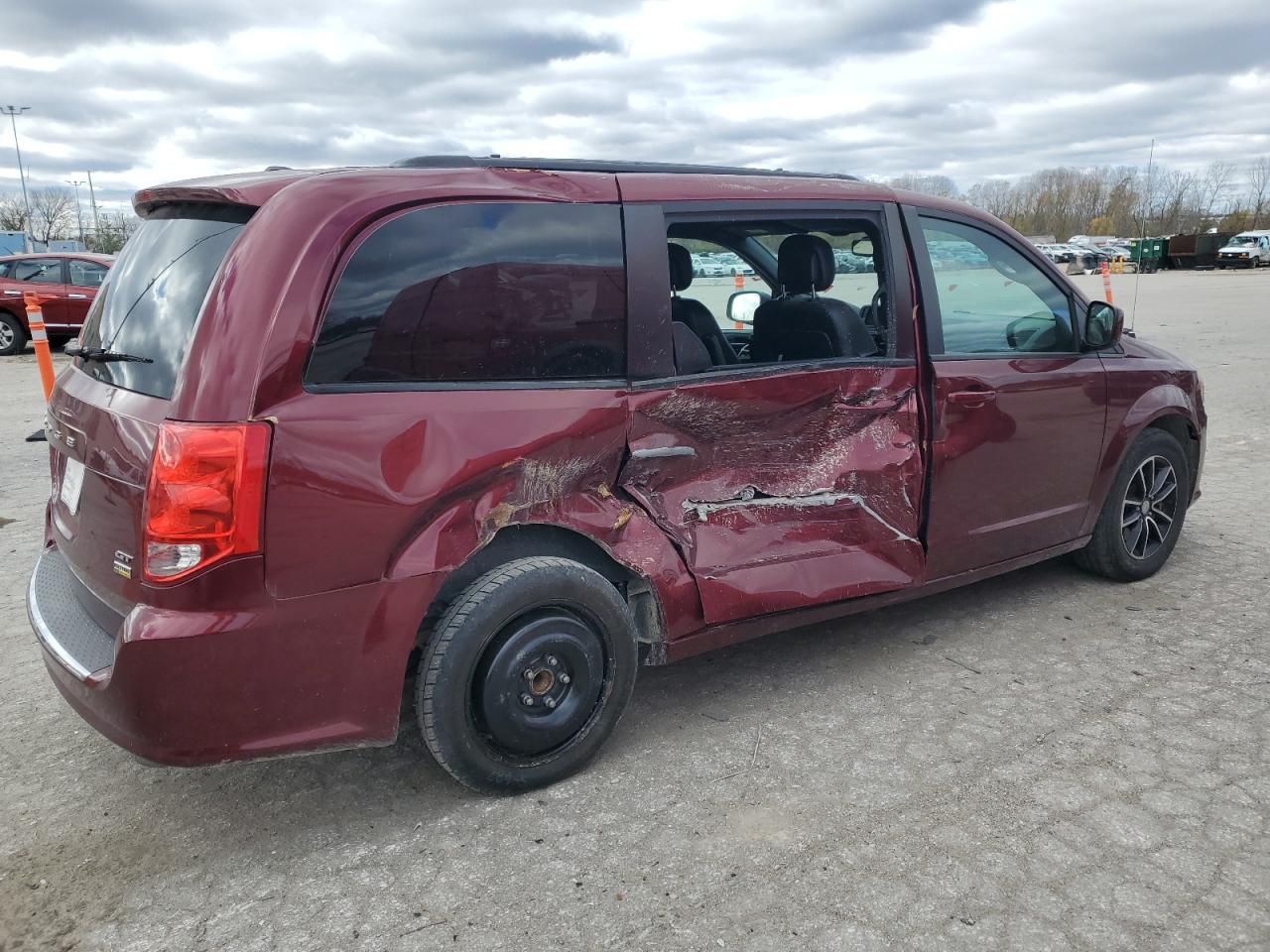 VIN 2C4RDGEG3JR338803 2018 DODGE CARAVAN no.3