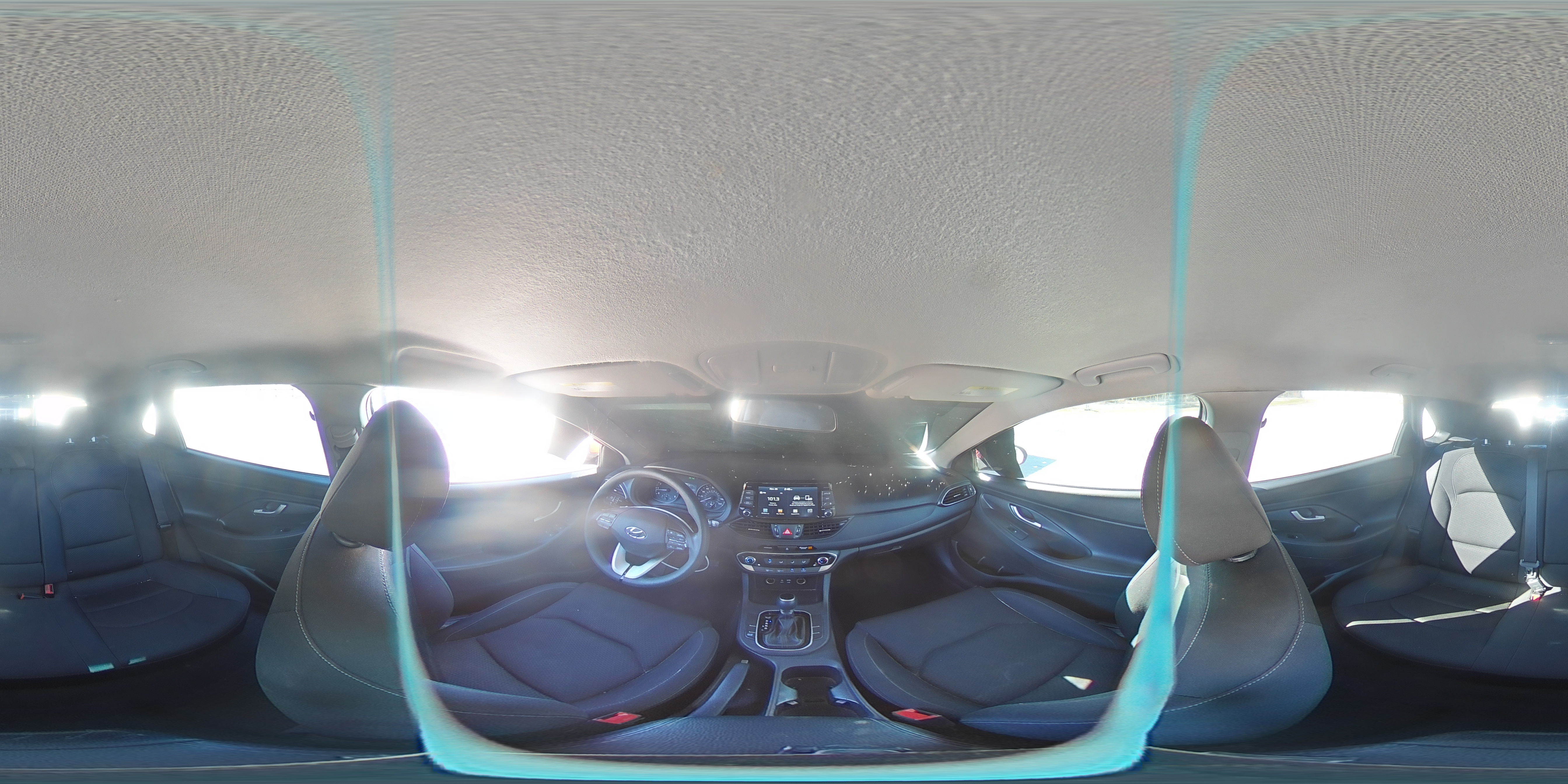 2019 Hyundai Elantra - Image 13