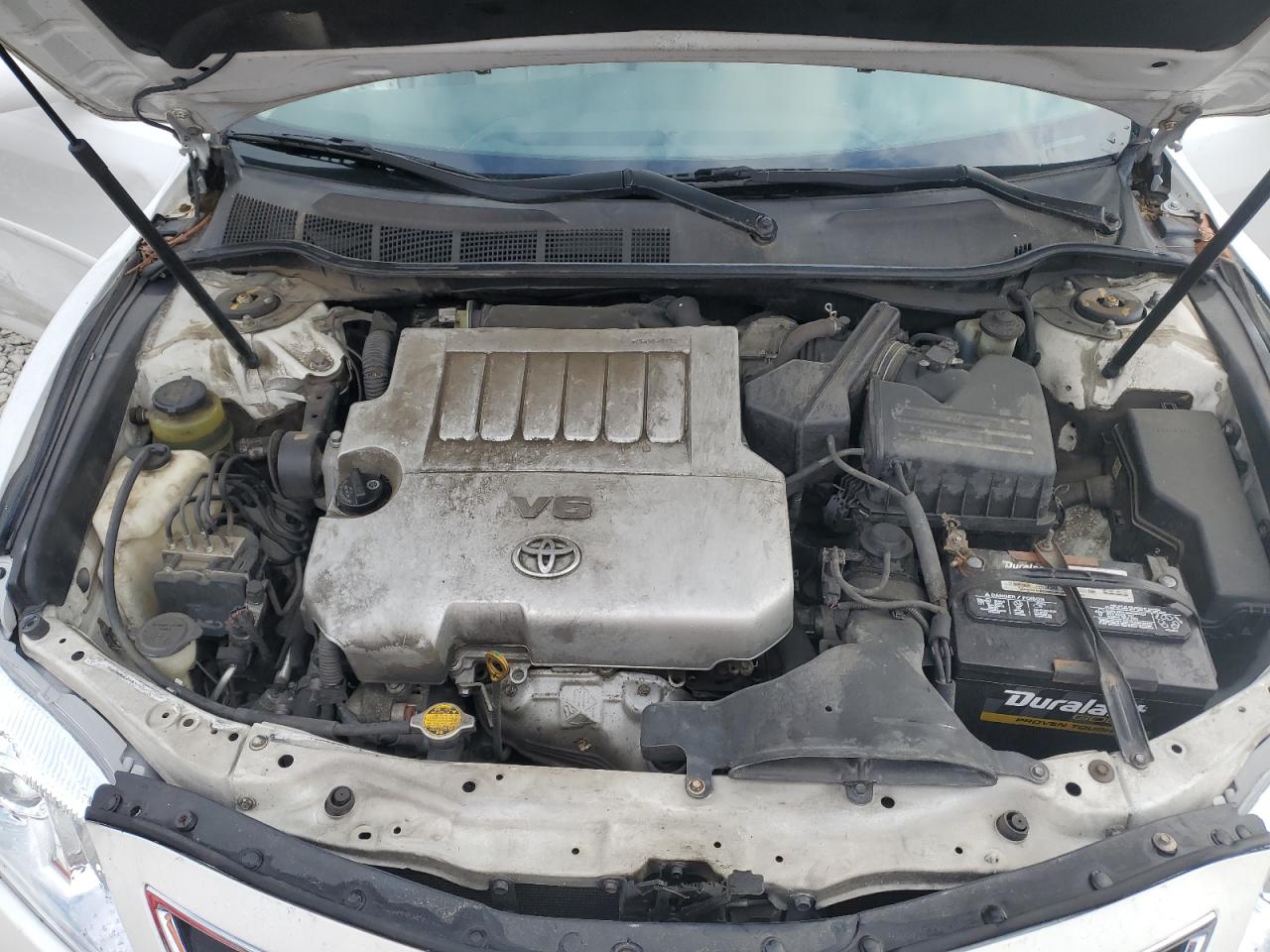 2010 Toyota Camry - Image 11