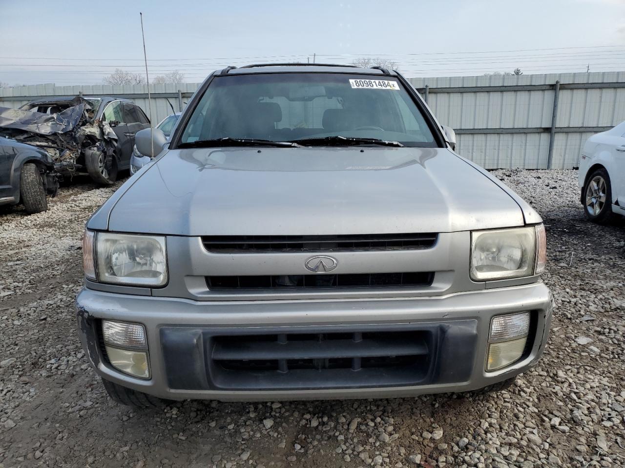 1999 Infiniti QX4 - Image 4