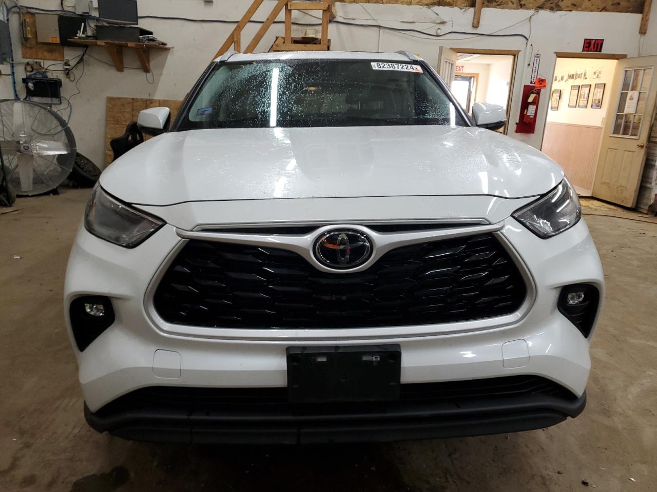 2022 Toyota Highlander - Image 5