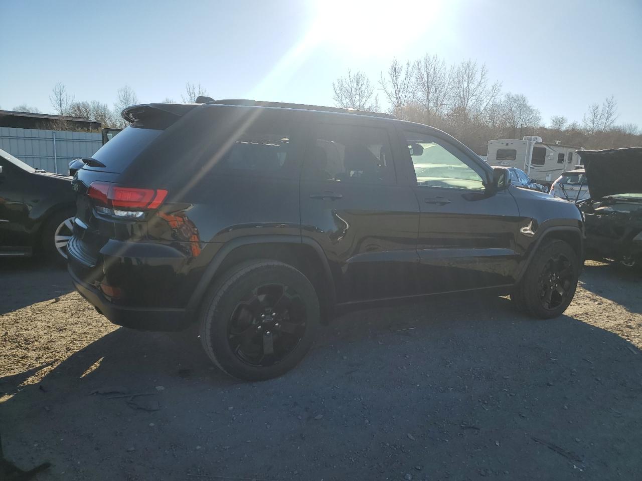 2019 Jeep Grand Cherokee - Image 3