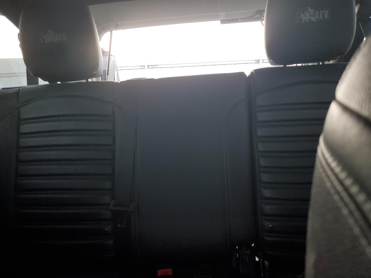 2015 Jeep Wrangler - Image 10