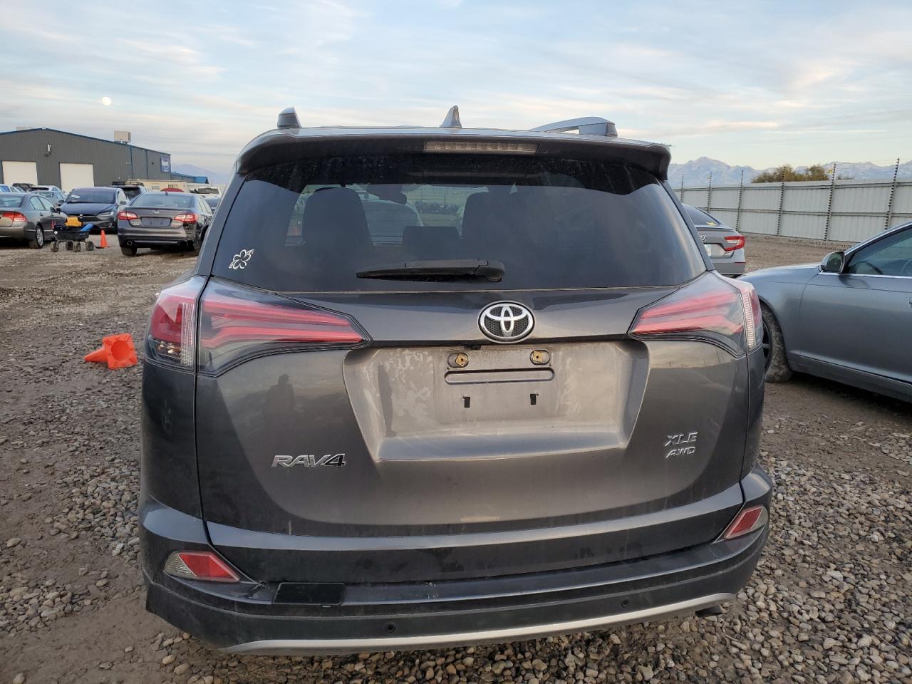 2017 Toyota Rav4 Xle VIN: JTMRFREV6HD214994 Lot: 79992814