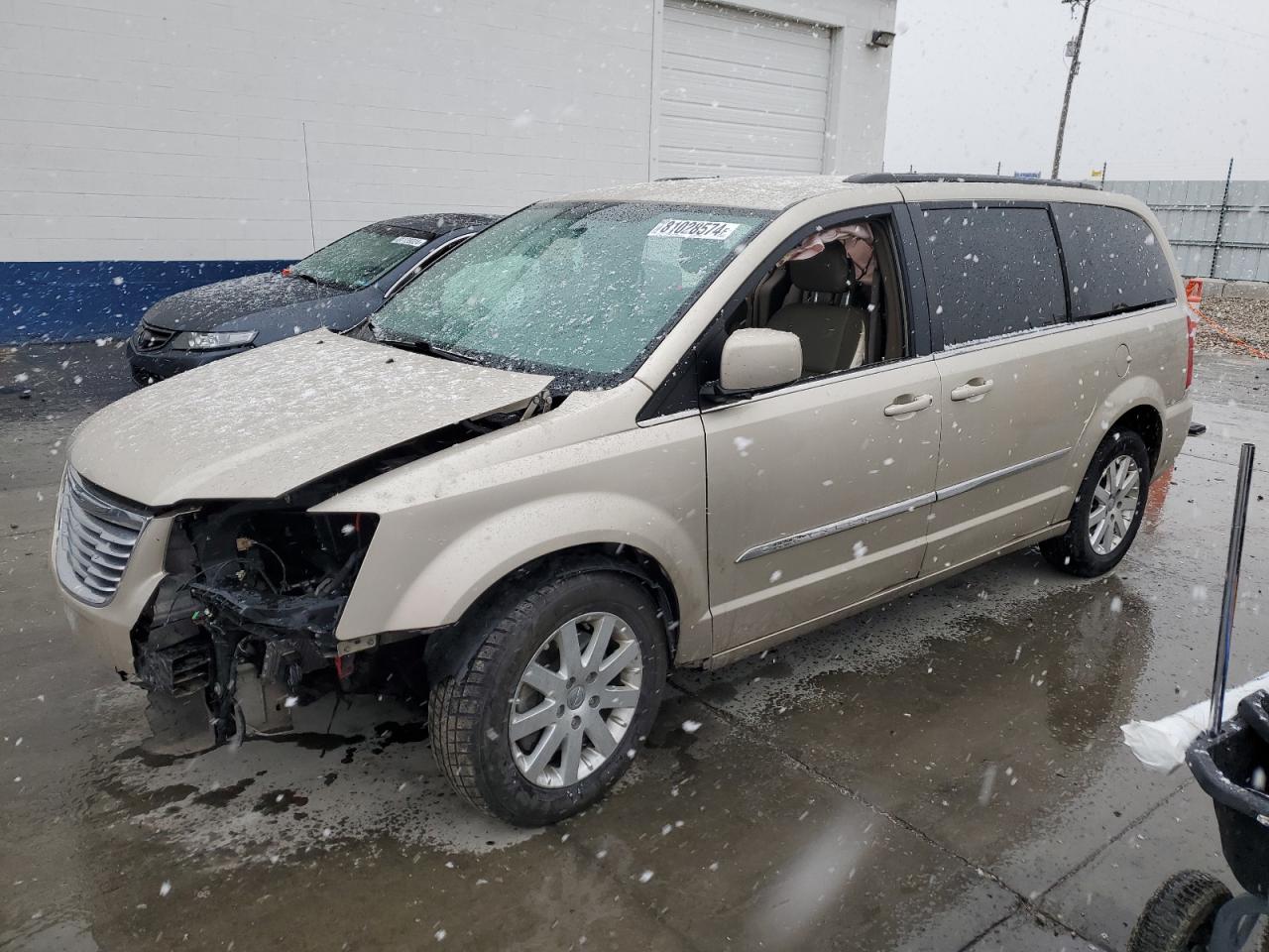 2015 Chrysler Town & Country - Image 1