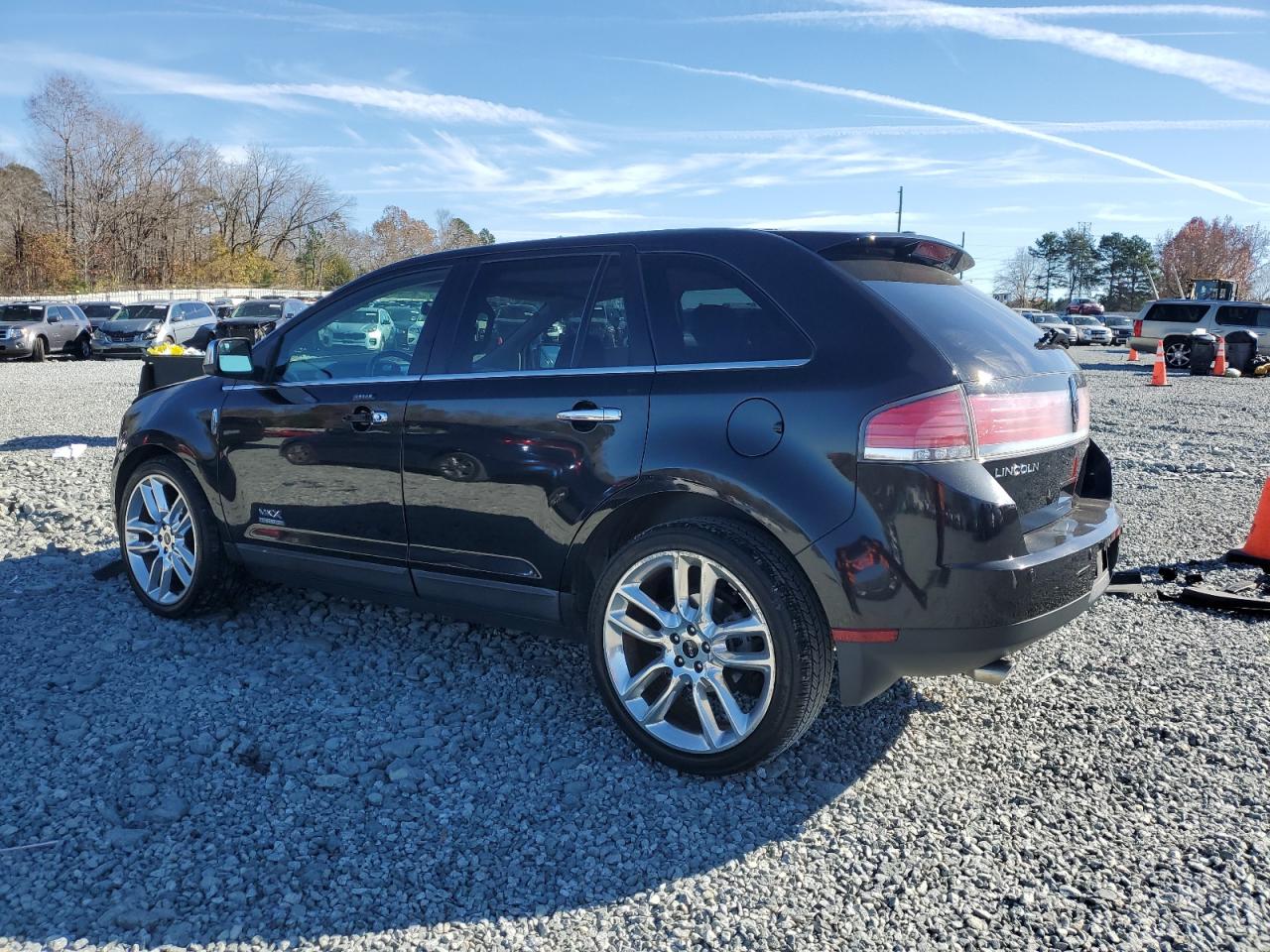 2010 Lincoln MKX - Image 2