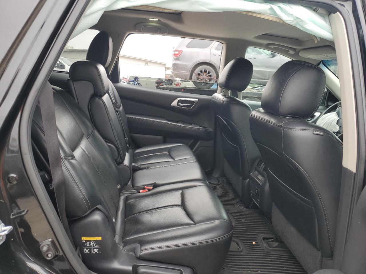2016 Nissan Pathfinder - Image 12