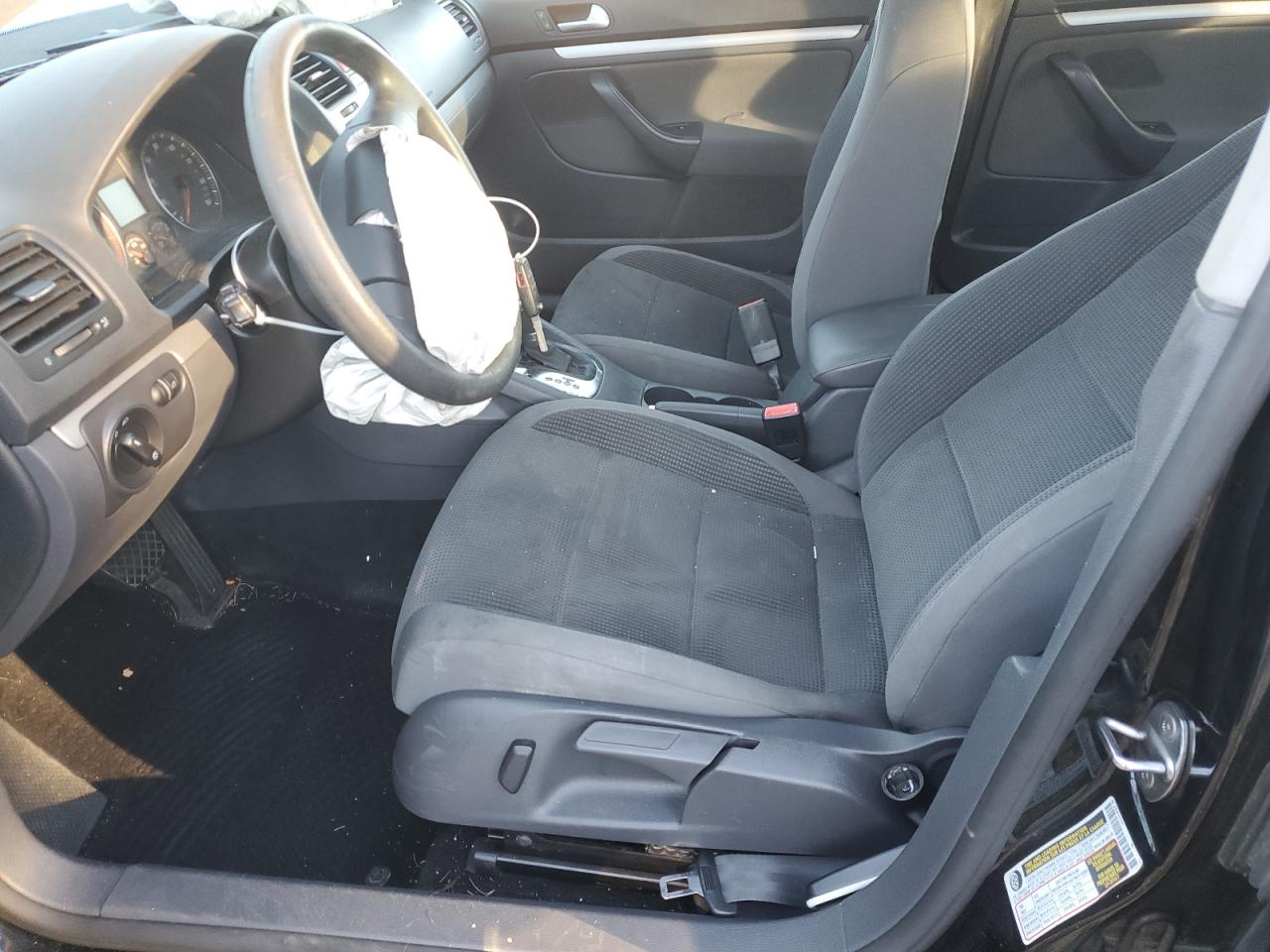 2009 Volkswagen Jetta - Image 7