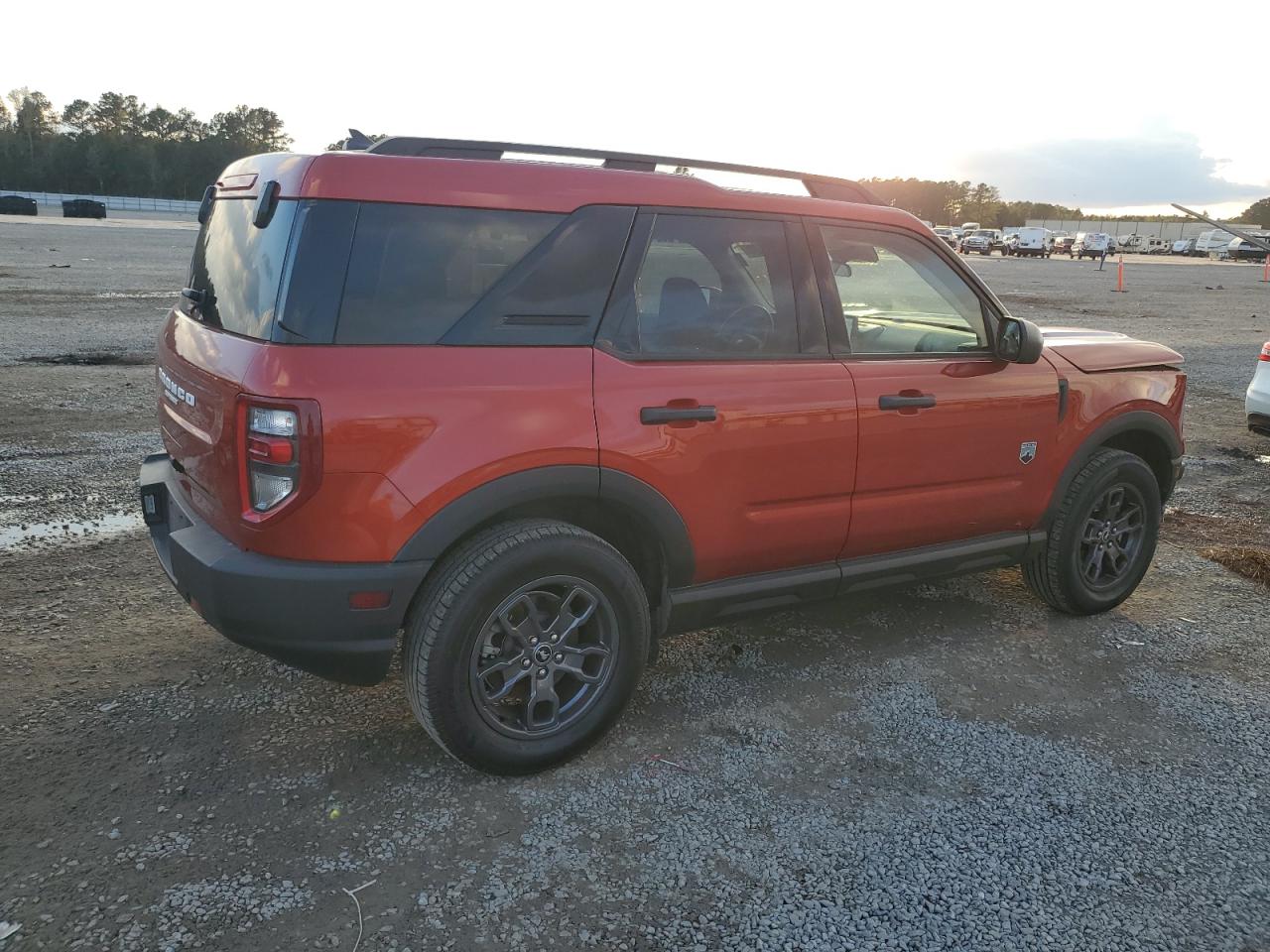 2022 Ford Bronco - Image 3
