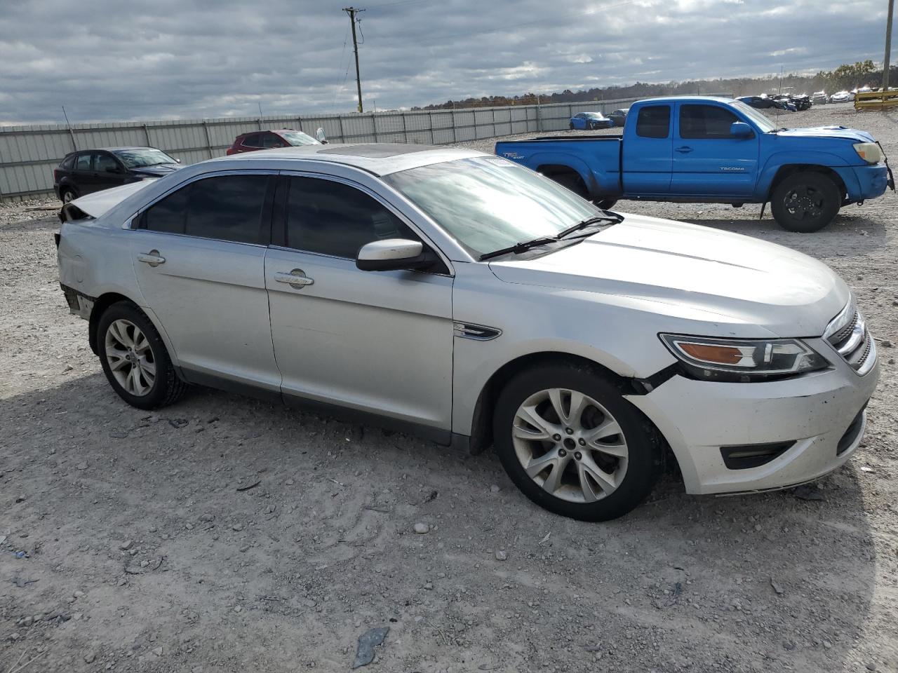 2011 Ford Taurus - Image 4
