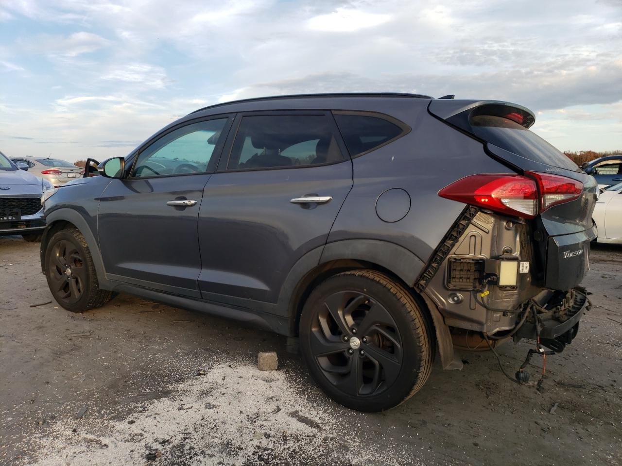 2016 Hyundai Tucson - Image 2