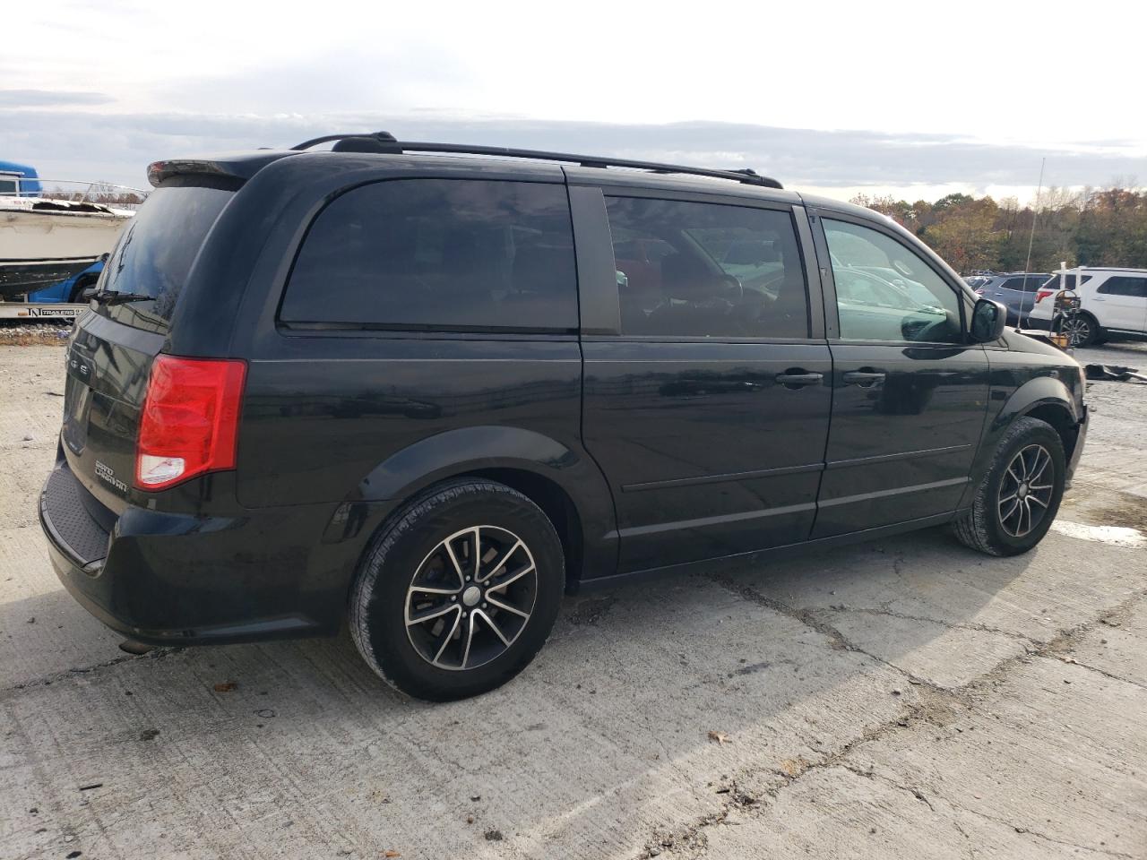 2015 Dodge Caravan - Image 3