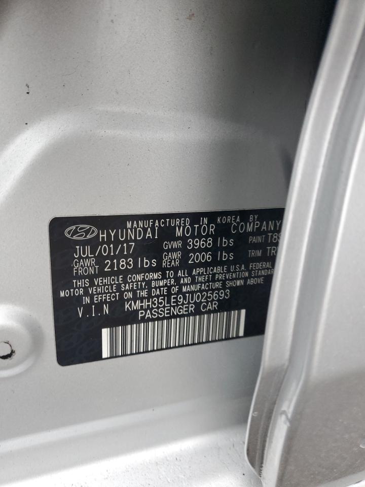 2018 Hyundai Elantra - Image 12