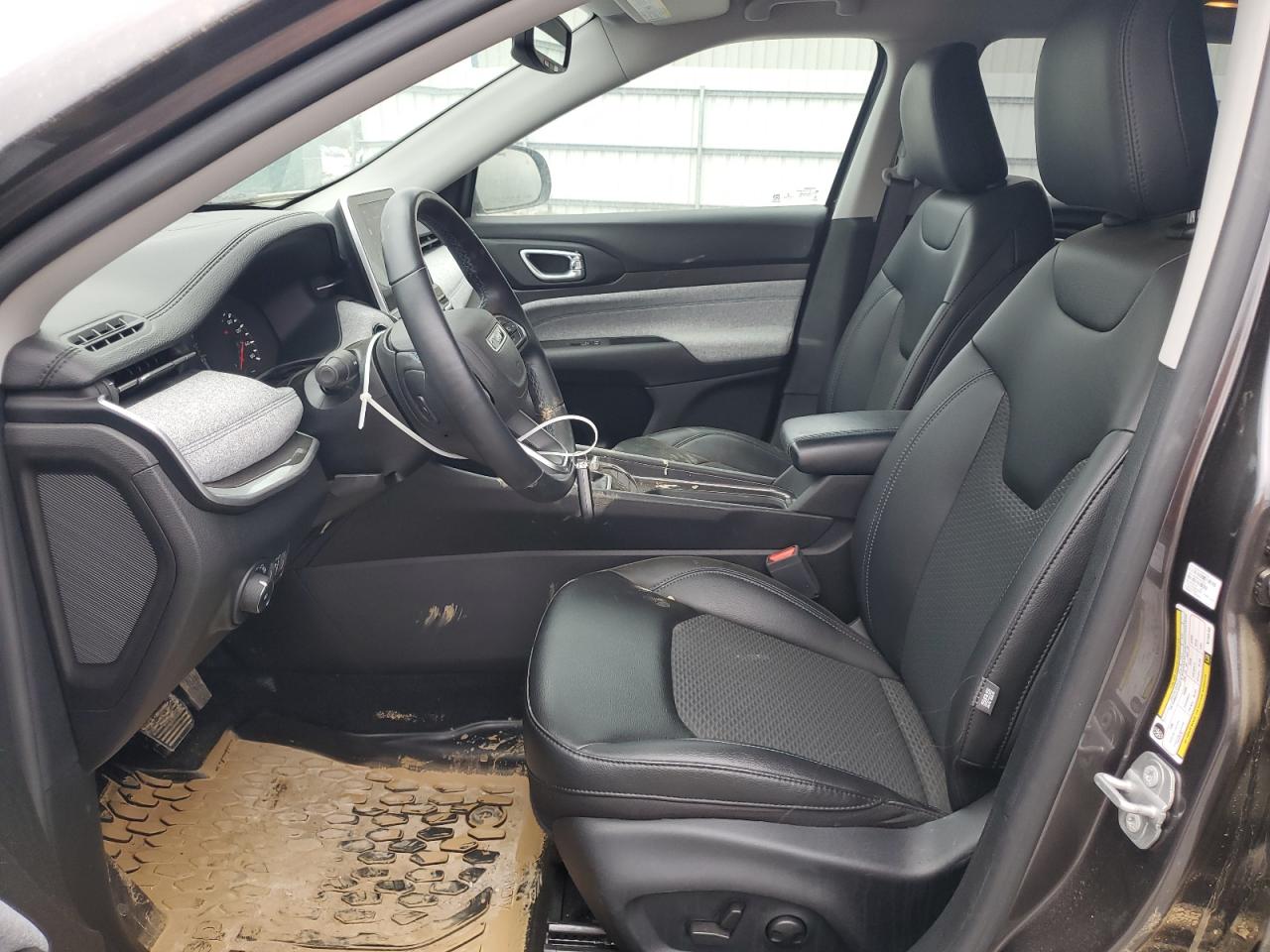 2022 Jeep Compass - Image 7