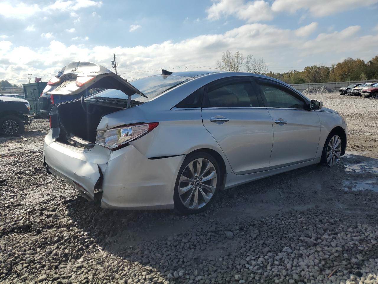 2012 Hyundai Sonata - Image 3