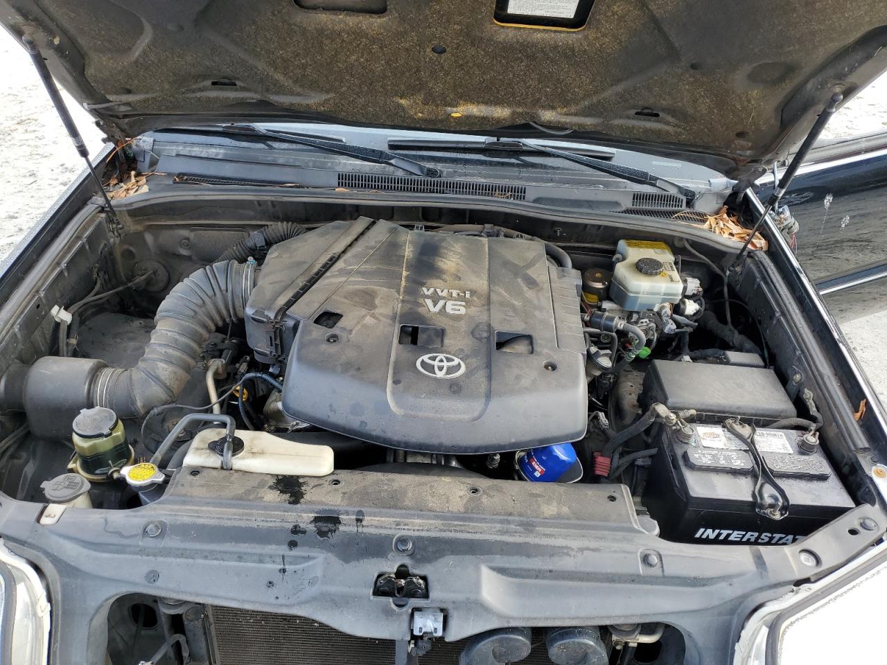 2004 Toyota 4Runner - Image 12