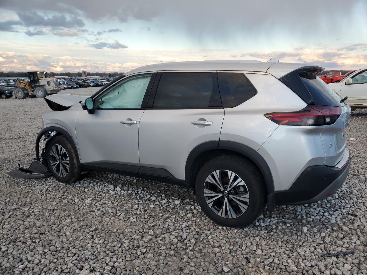 2021 Nissan Rogue - Image 2