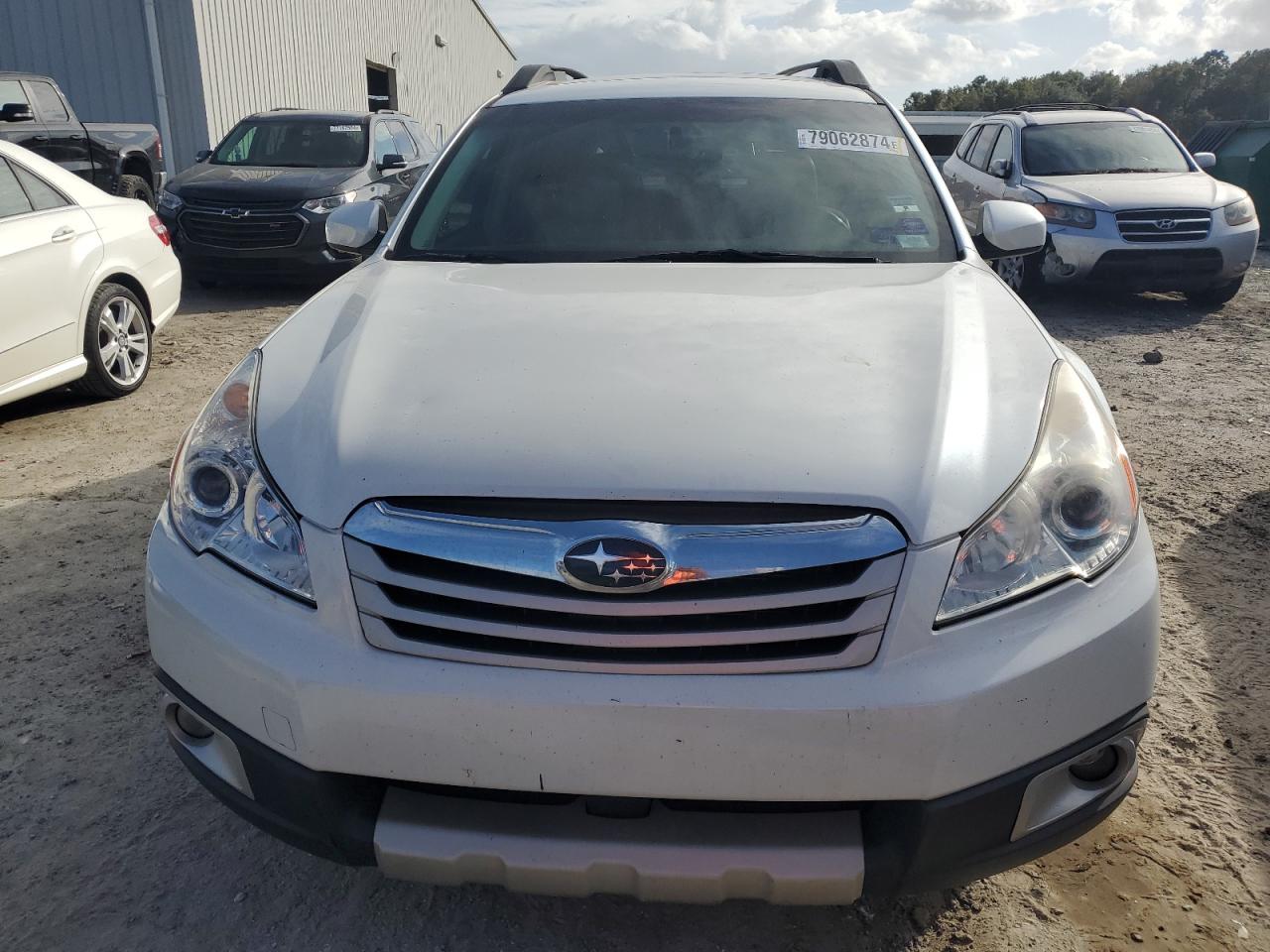 2012 Subaru Outback - Image 5