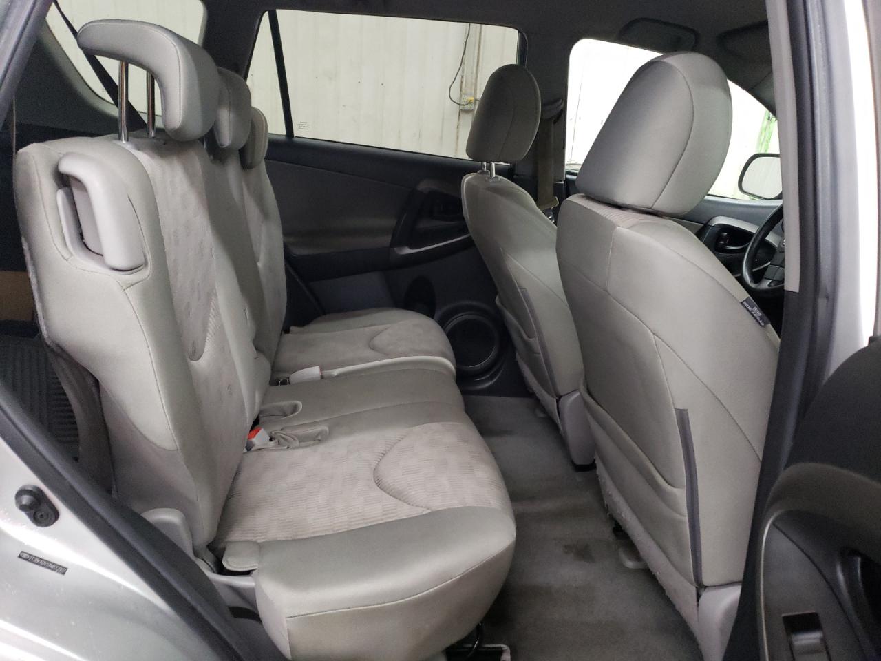 2010 Toyota RAV 4 - Image 12