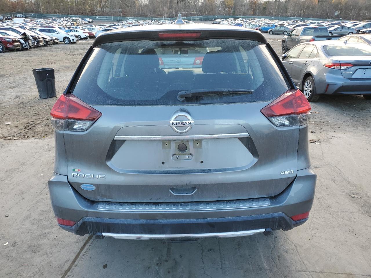 2018 Nissan Rogue - Image 6
