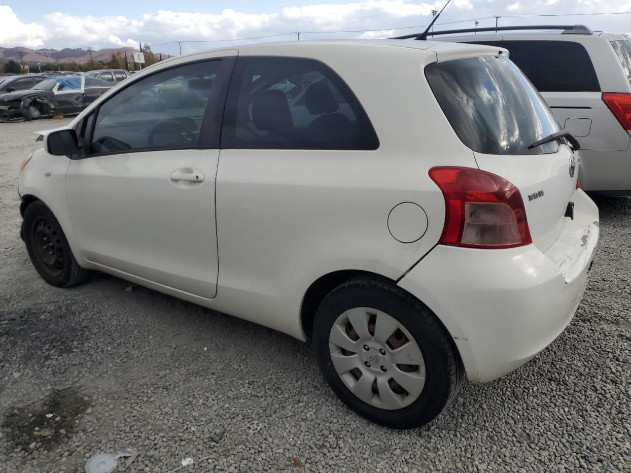 2007 Toyota Yaris - Image 2