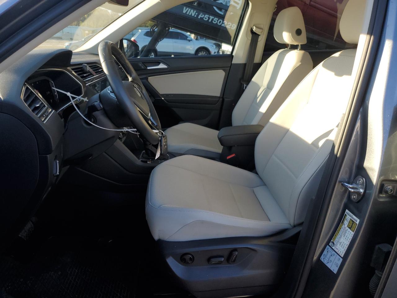 2020 Volkswagen Tiguan - Image 7