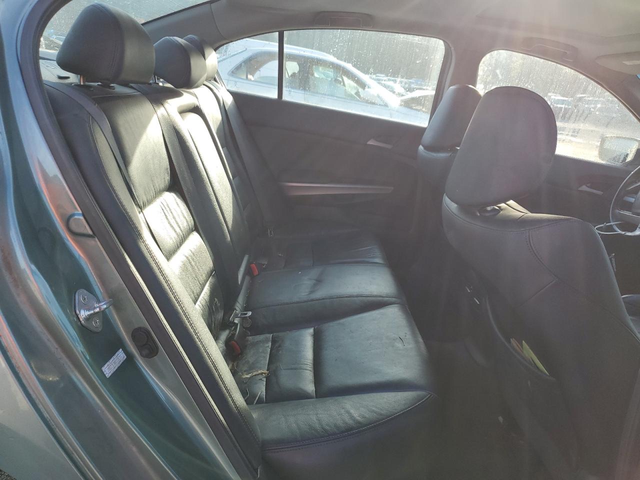 2010 Honda Accord - Image 11