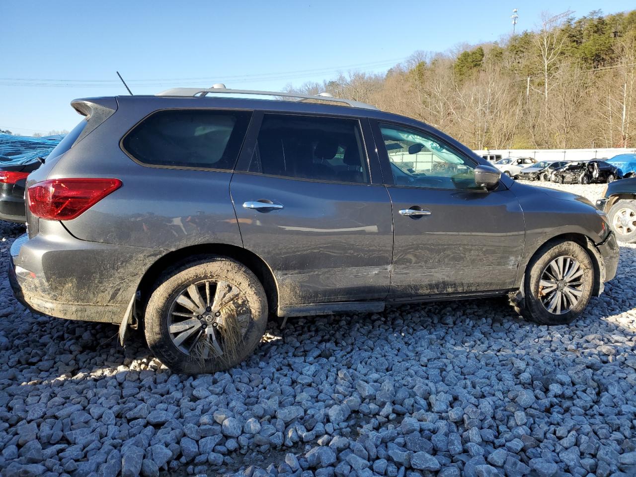 2018 Nissan Pathfinder - Image 3