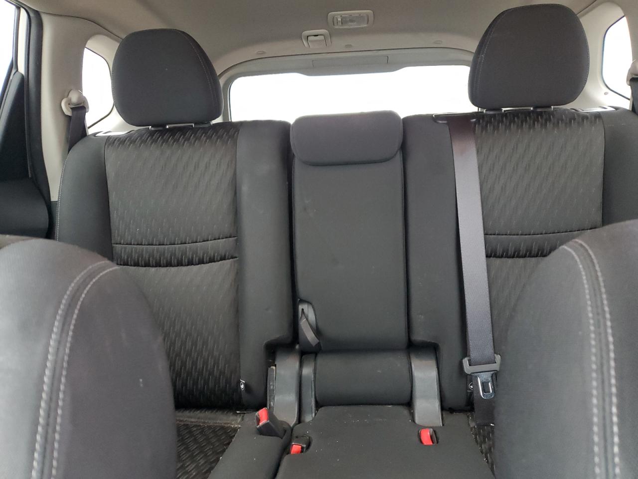 2019 Nissan Rogue - Image 10