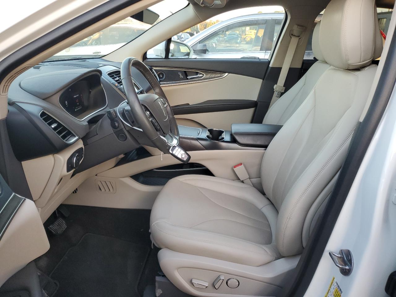 2020 Lincoln Nautilus - Image 7