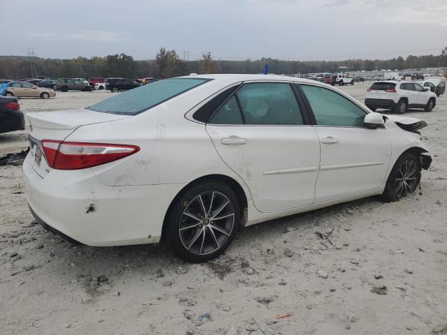  TOYOTA CAMRY 2015 Белы