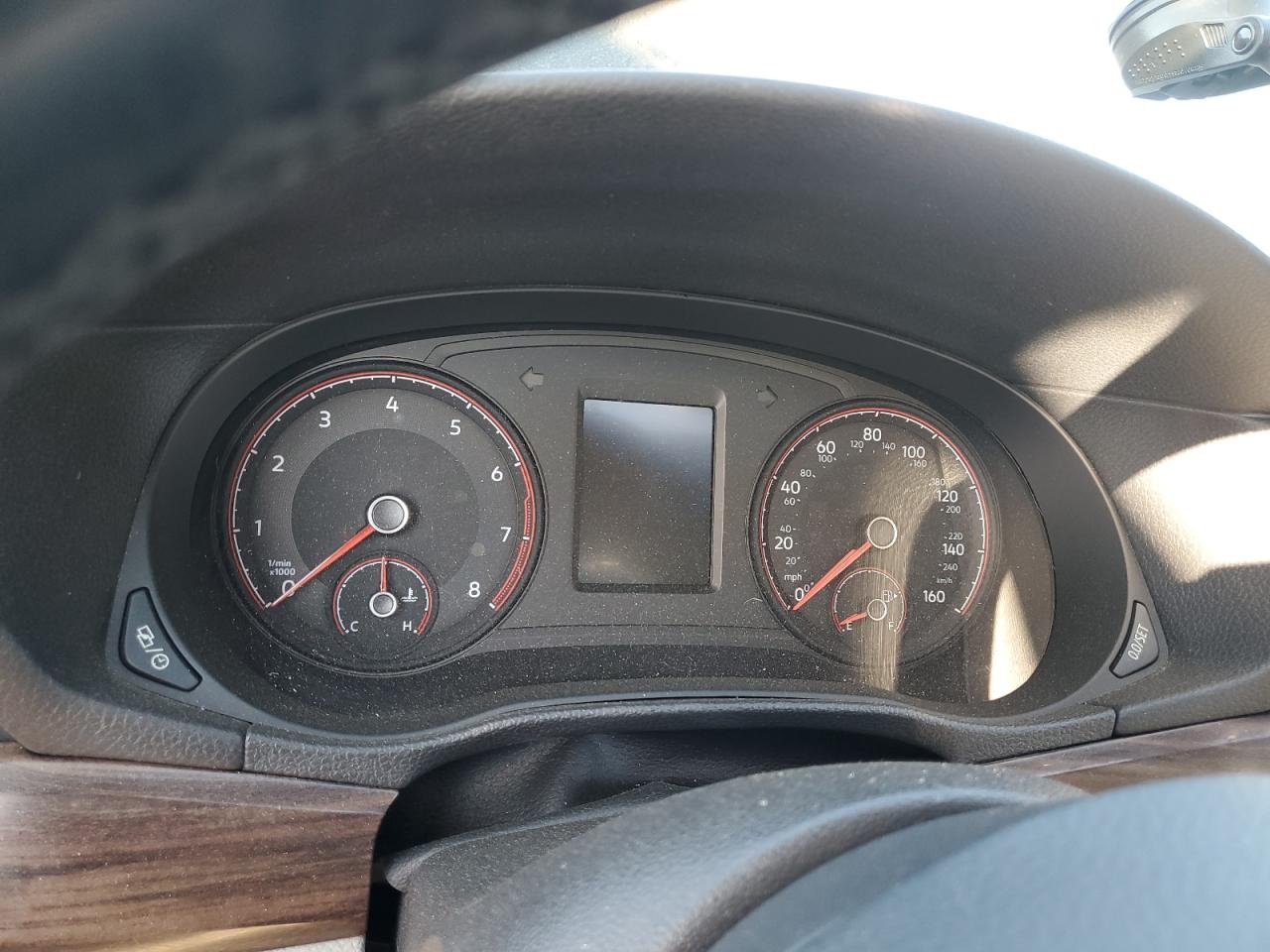 2020 Volkswagen Passat - Image 9