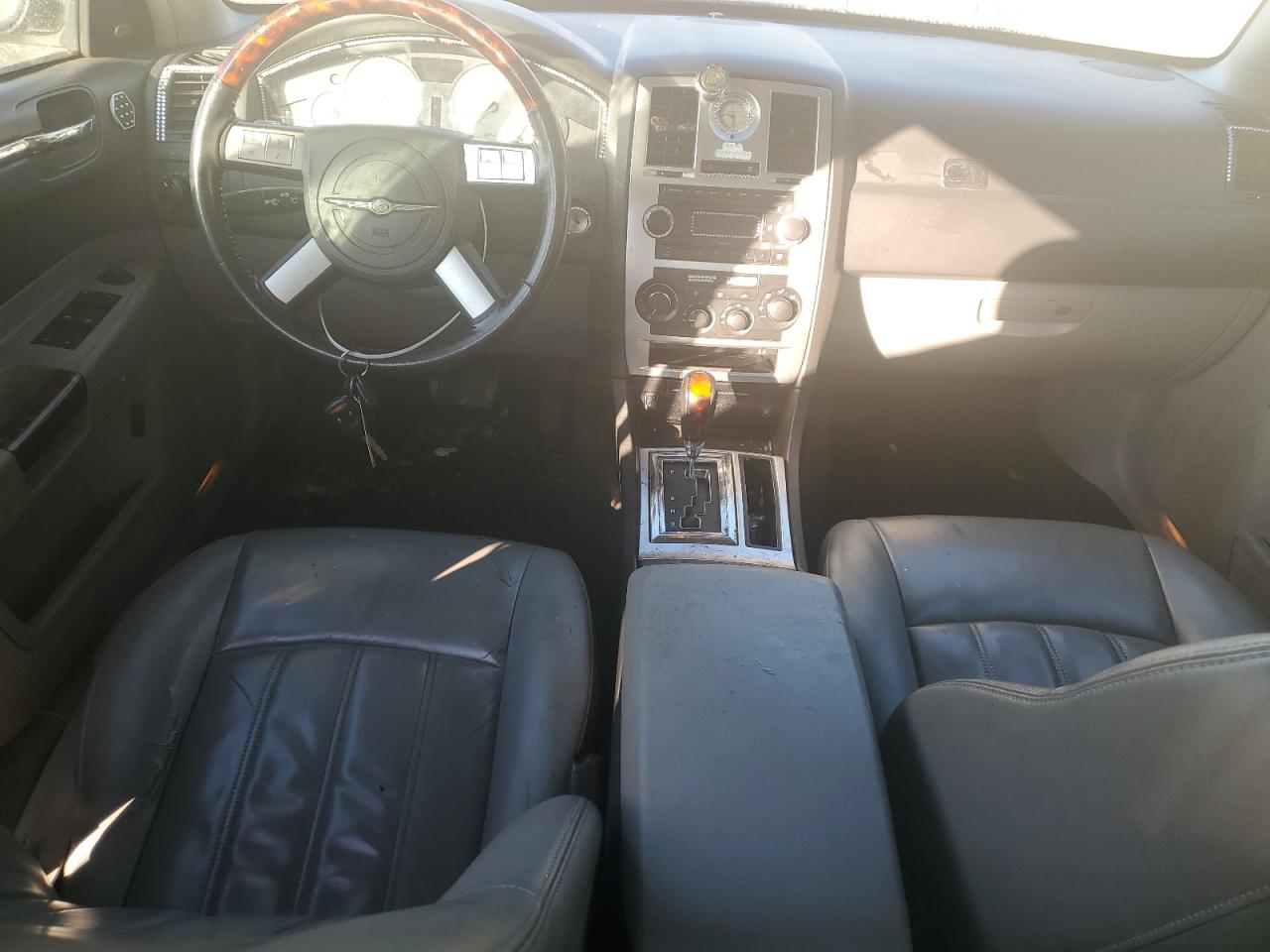 2006 Chrysler 300 - Image 8