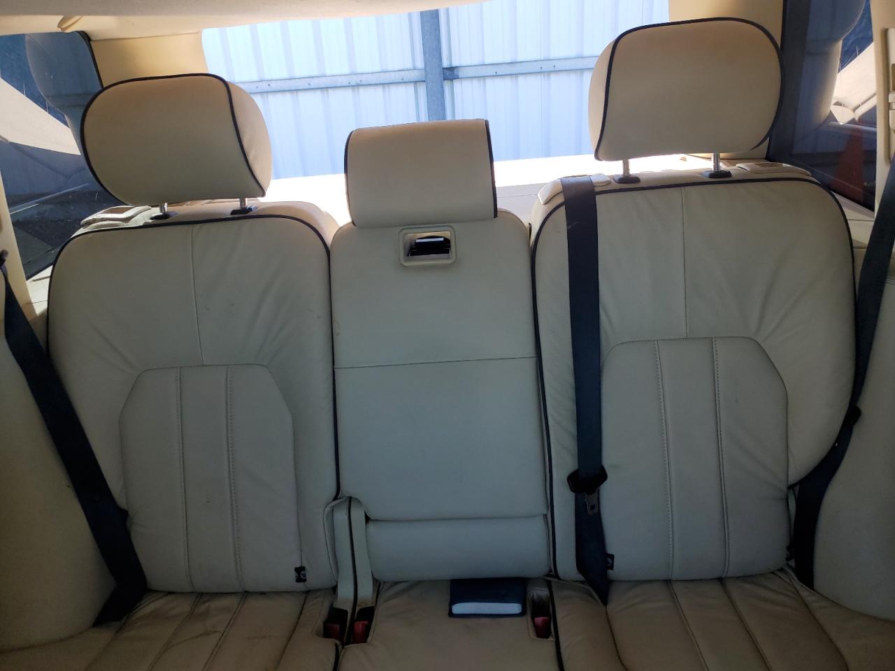 2008 Land Rover Range Rover - Image 10