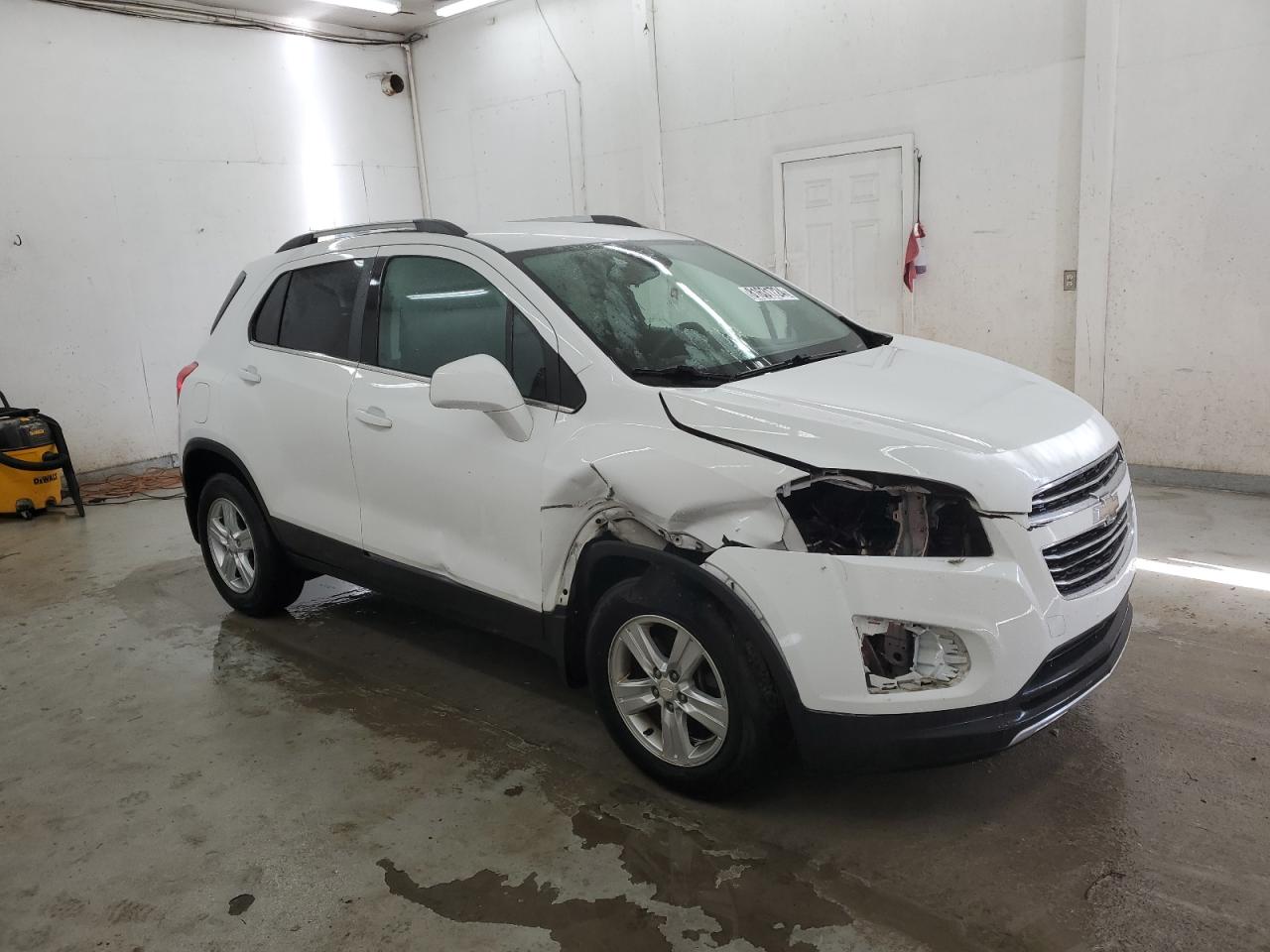 2016 Chevrolet Trax - Image 4