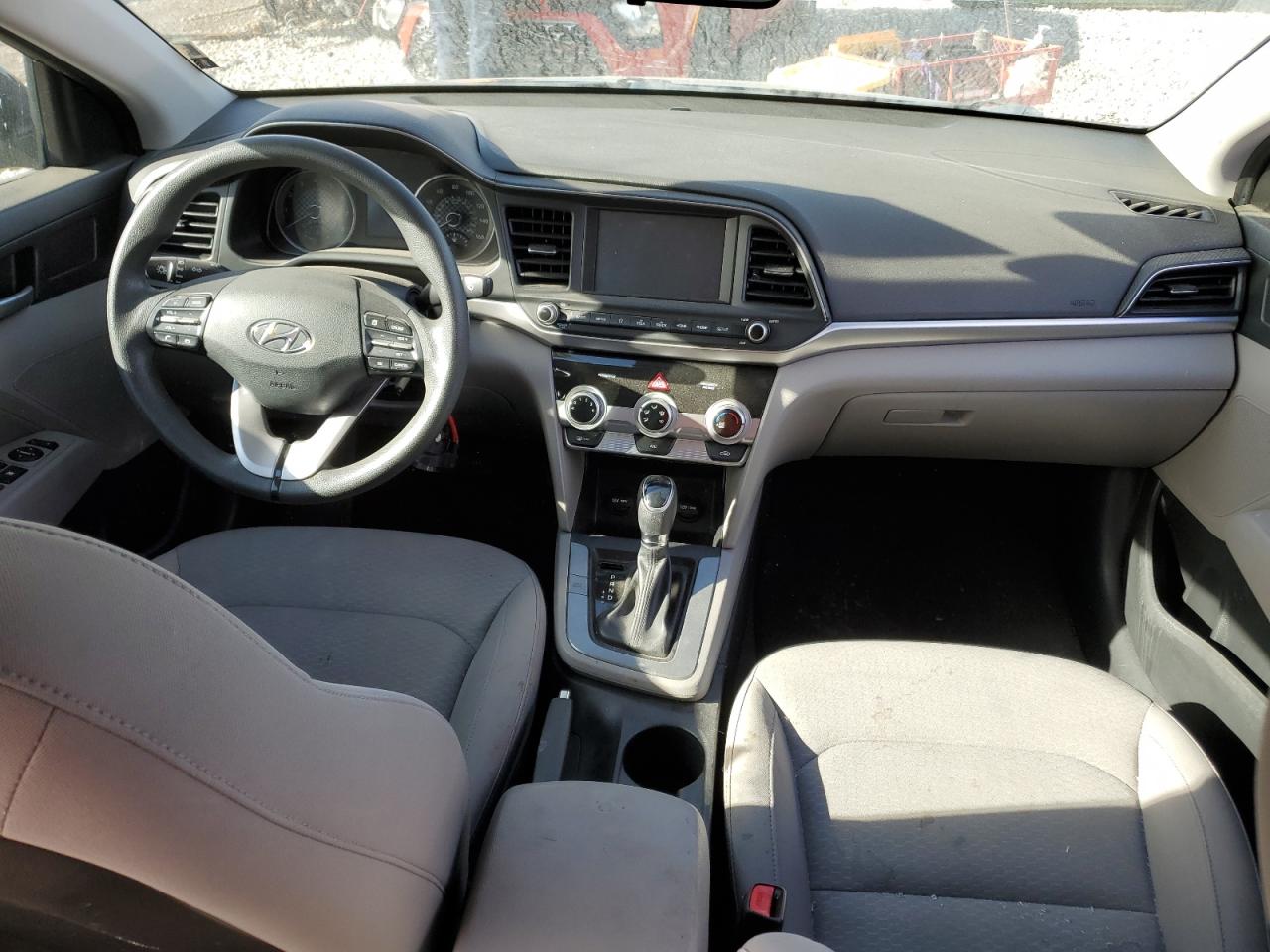 2019 Hyundai Elantra - Image 8