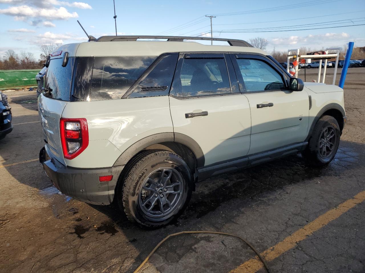 2022 Ford Bronco - Image 3
