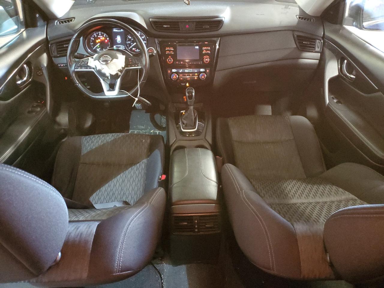 2017 Nissan Rogue - Image 8