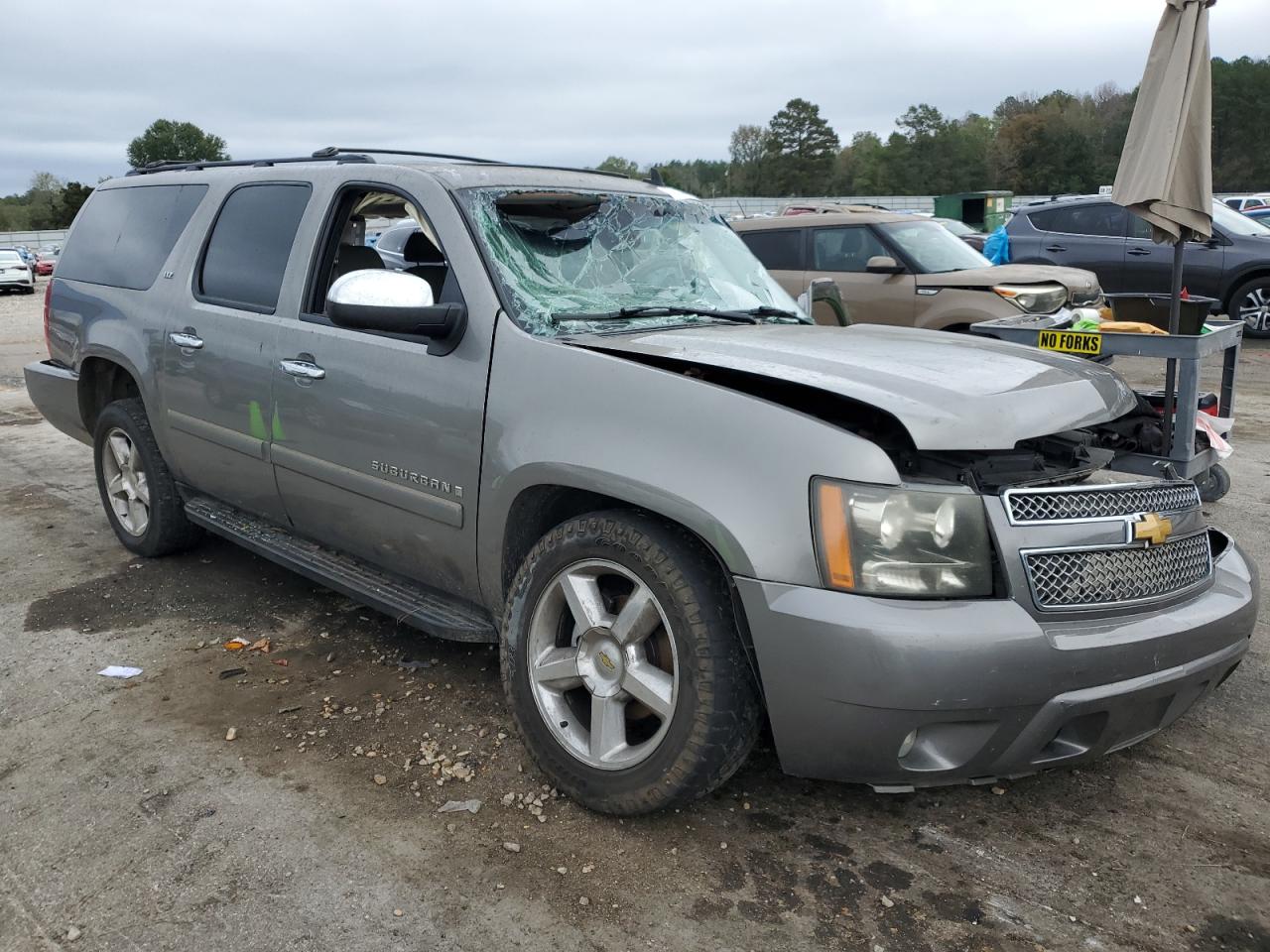 2008 Chevrolet Suburban - Image 4