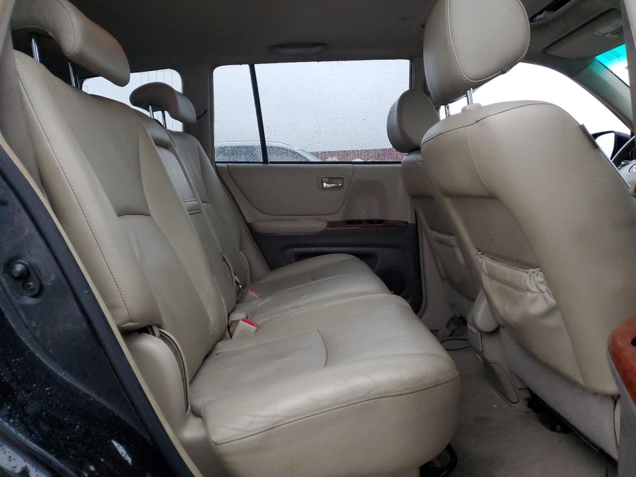 2004 Toyota Highlander - Image 11