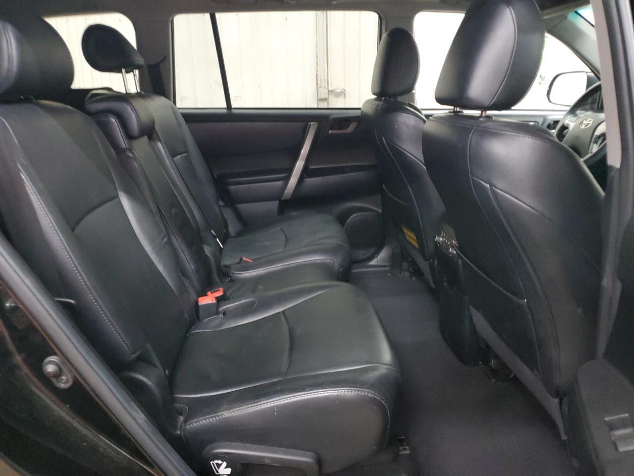 2011 Toyota Highlander - Image 11