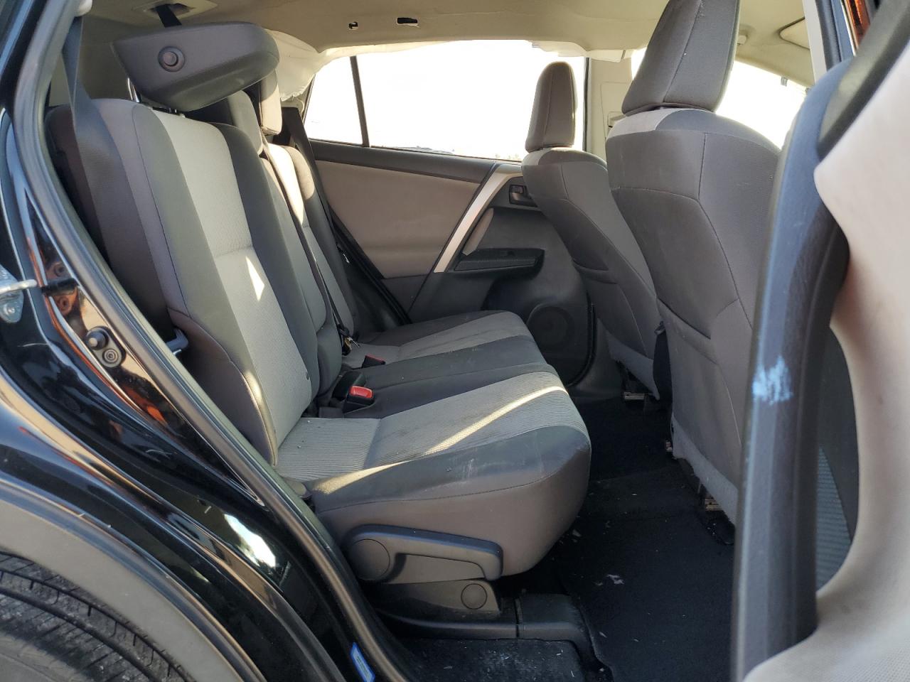 2015 Toyota RAV 4 - Image 11
