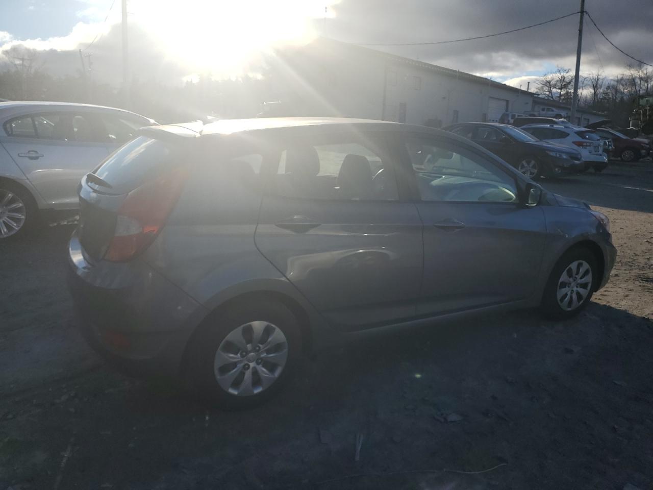 VIN KMHCT5AE3HU302006 2017 HYUNDAI ACCENT no.3