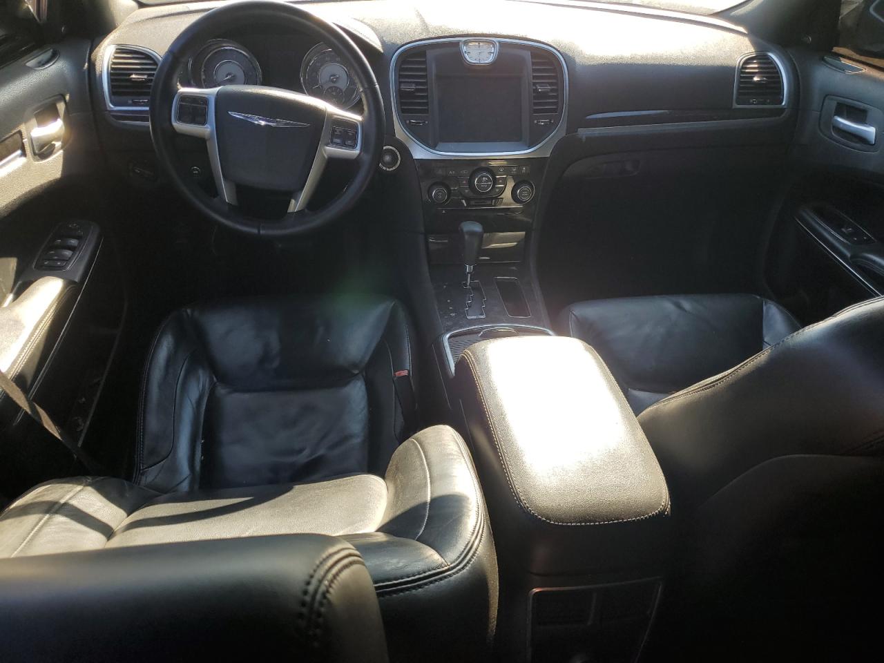 2011 Chrysler 300 - Image 8