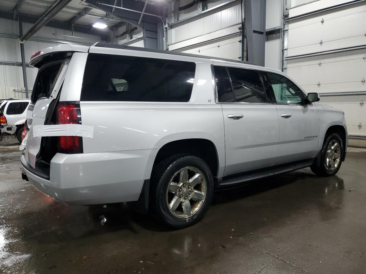 2018 Chevrolet Suburban - Image 3